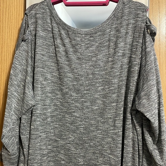Terra & Sky 3X 24-26 grey silver lightweight sweater with crisscross sleeves - Picture 8 of 10